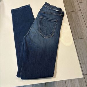 Mother Denim high rise slim straight legs Jeans. Dazzler Skimp size 26